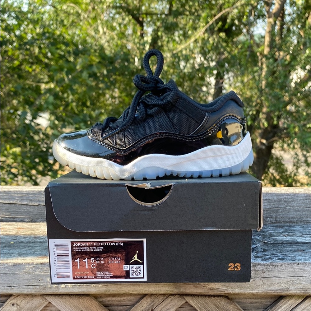 Air Jordan 11 Retro Space Jam Low Black Sneakers